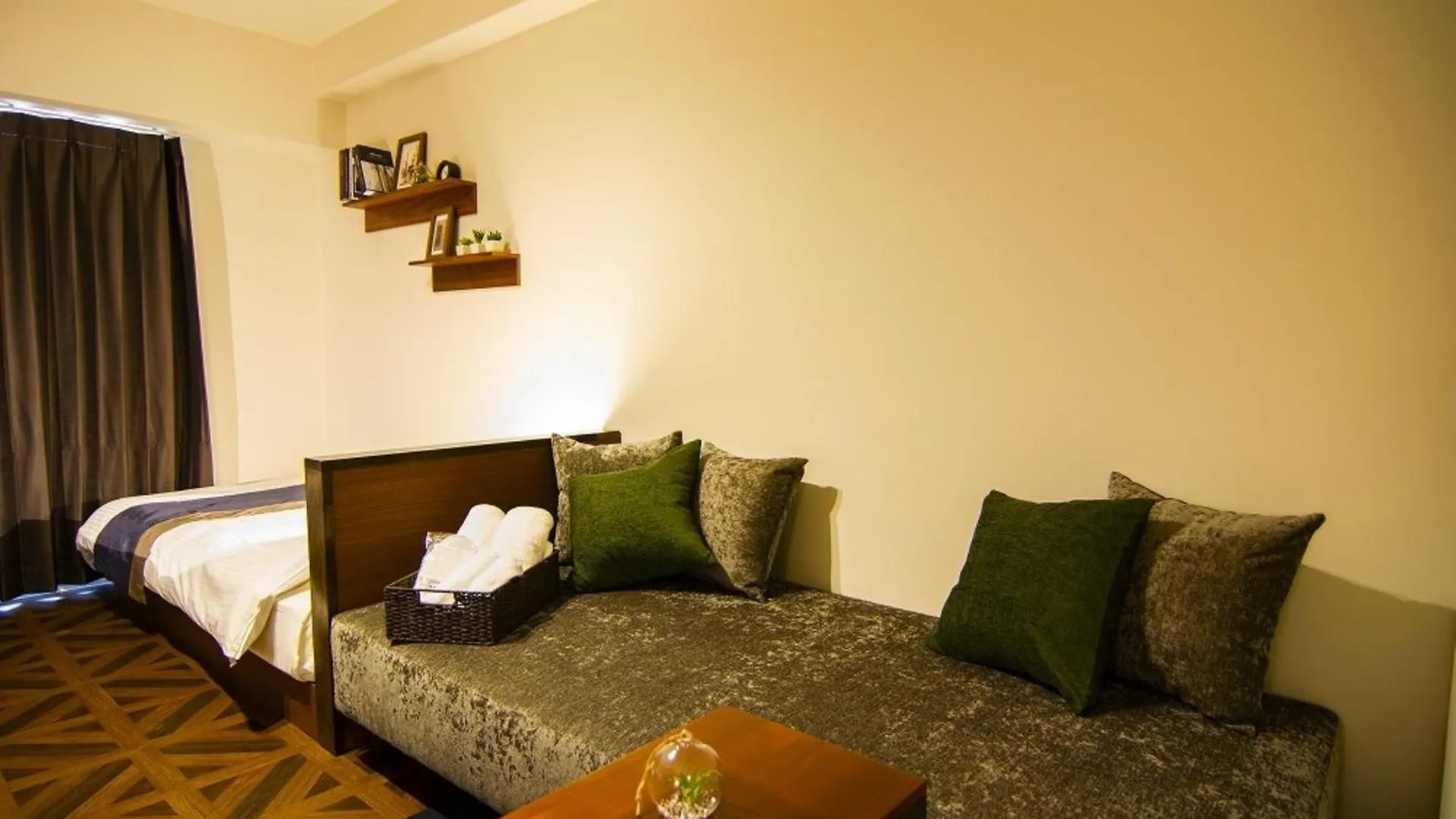E-Stay Ebisu Osaka 2*,
